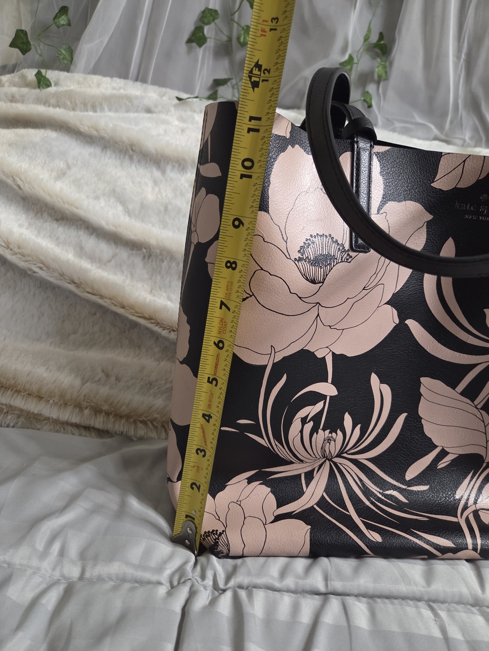 Kate Spade Mya Gardenia Reversible Tote With Matching Pouch & Long Wallet - Picture 12 of 13